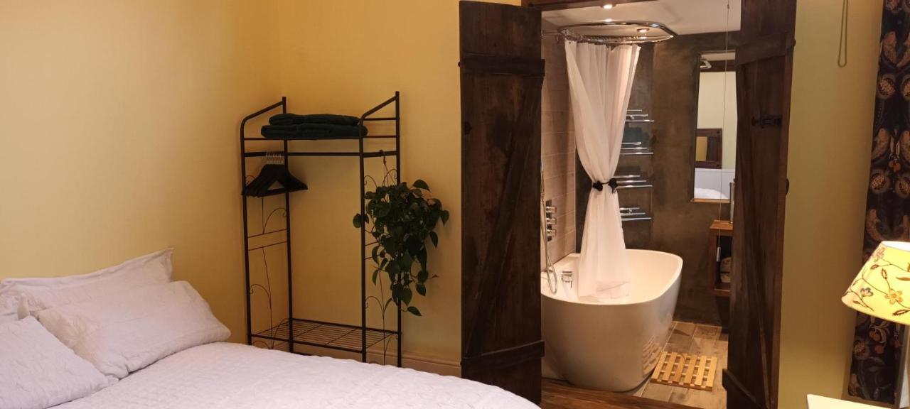 Room With Luxury Private Bathroom & Independent Entrance Near Tube London Kültér fotó