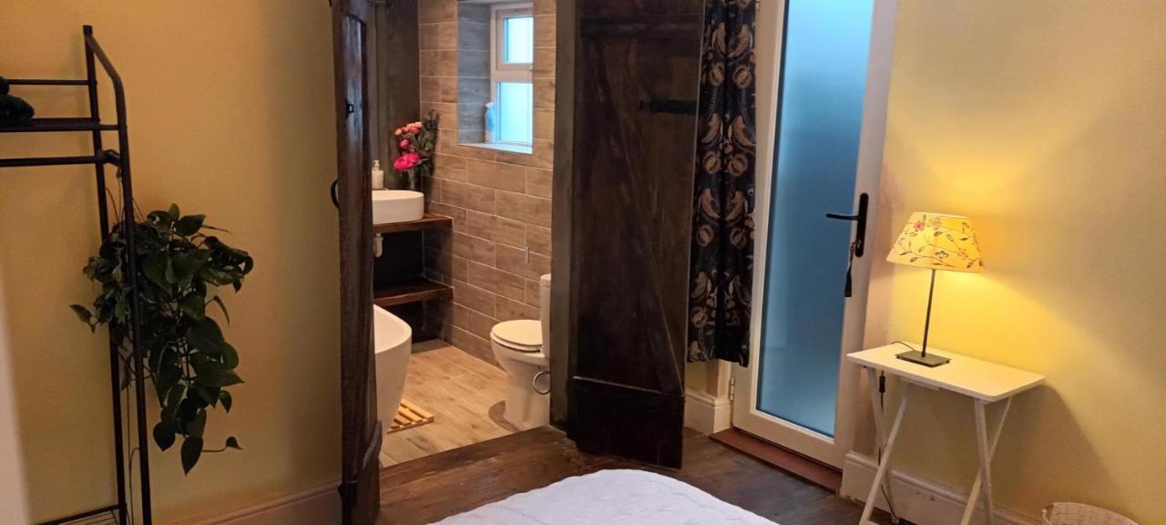 Room With Luxury Private Bathroom & Independent Entrance Near Tube London Kültér fotó