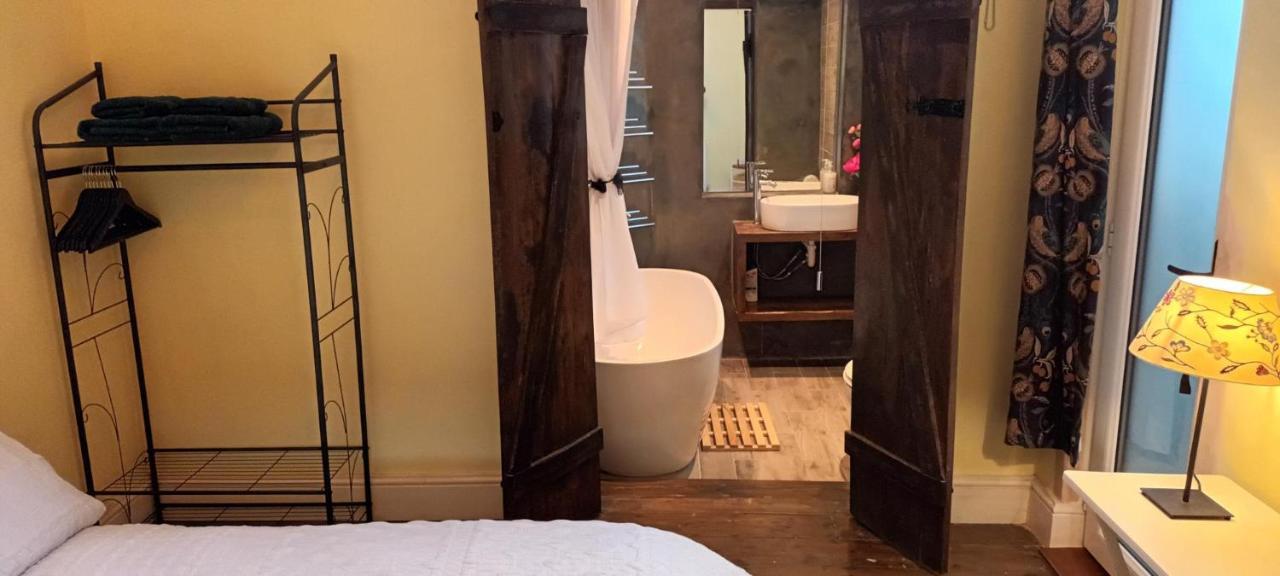 Room With Luxury Private Bathroom & Independent Entrance Near Tube London Kültér fotó